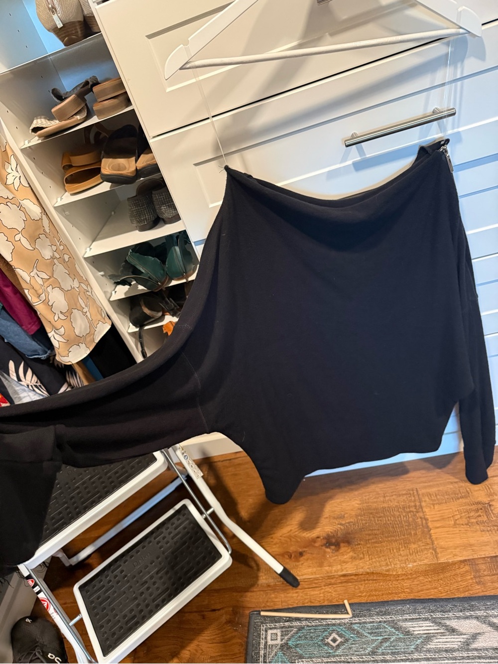 Gilli Black Off-Shoulder Long Sleeve Top